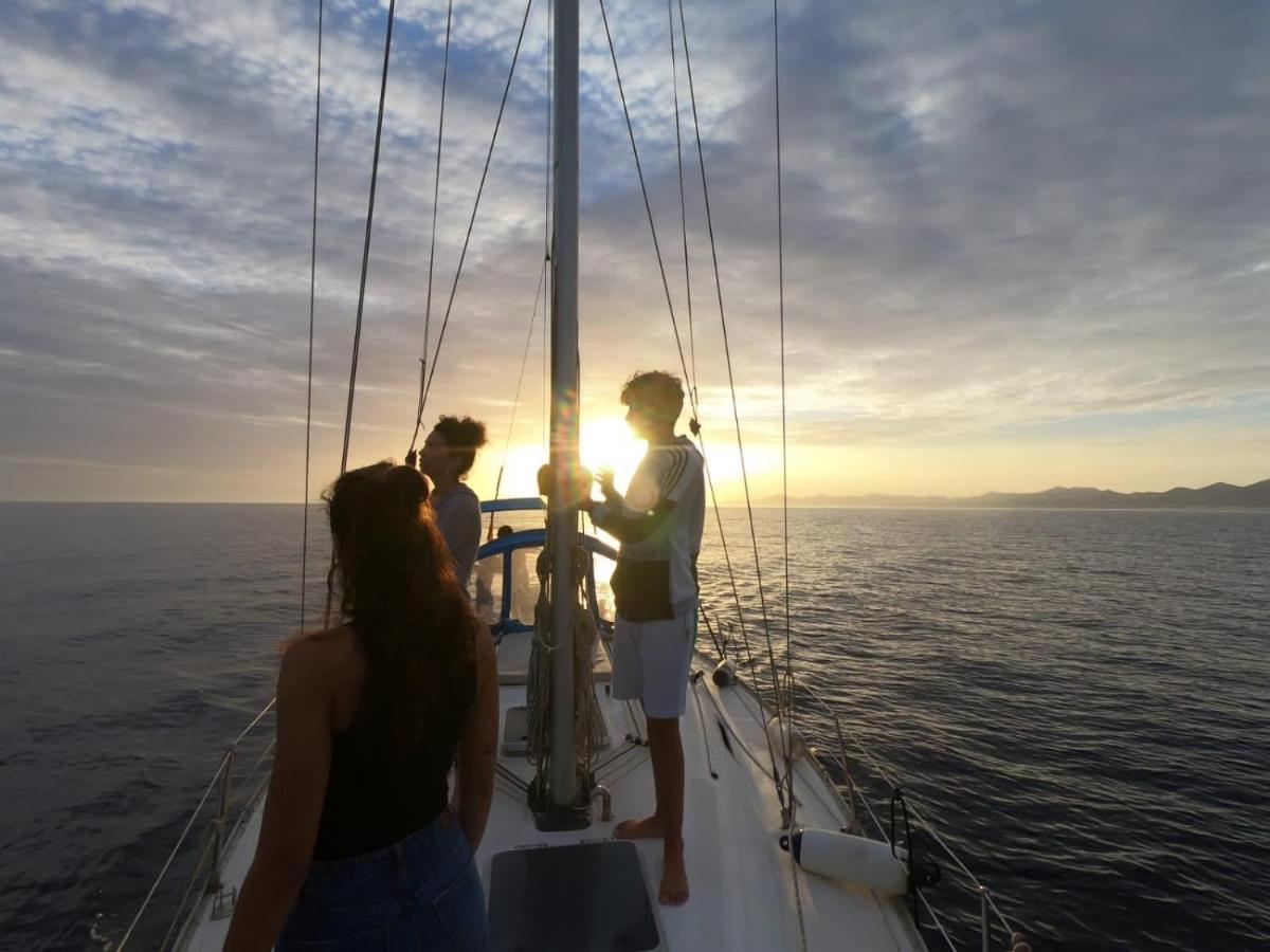 Magnifico Barco En La Graciosa Hotel กาเลตา เด เซโบ ภายนอก รูปภาพ