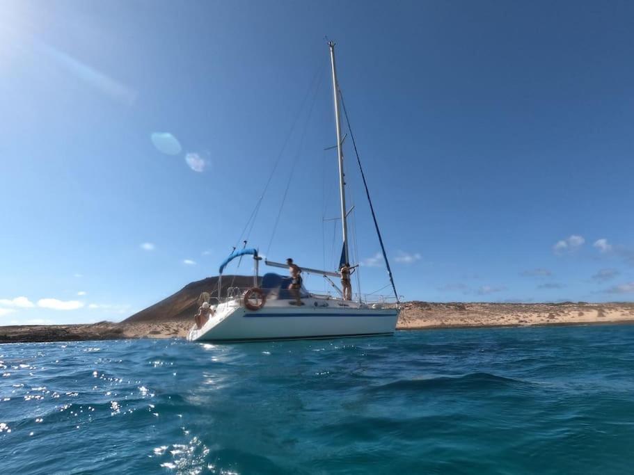 Magnifico Barco En La Graciosa Hotel กาเลตา เด เซโบ ภายนอก รูปภาพ