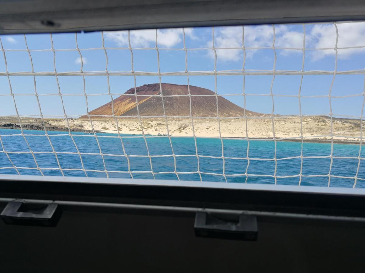 Magnifico Barco En La Graciosa Hotel กาเลตา เด เซโบ ภายนอก รูปภาพ