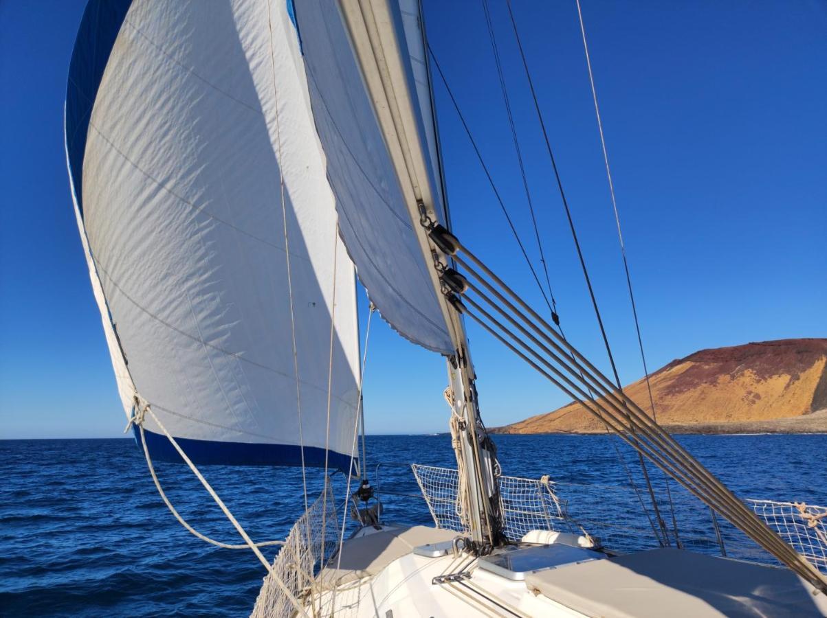Magnifico Barco En La Graciosa Hotel กาเลตา เด เซโบ ภายนอก รูปภาพ