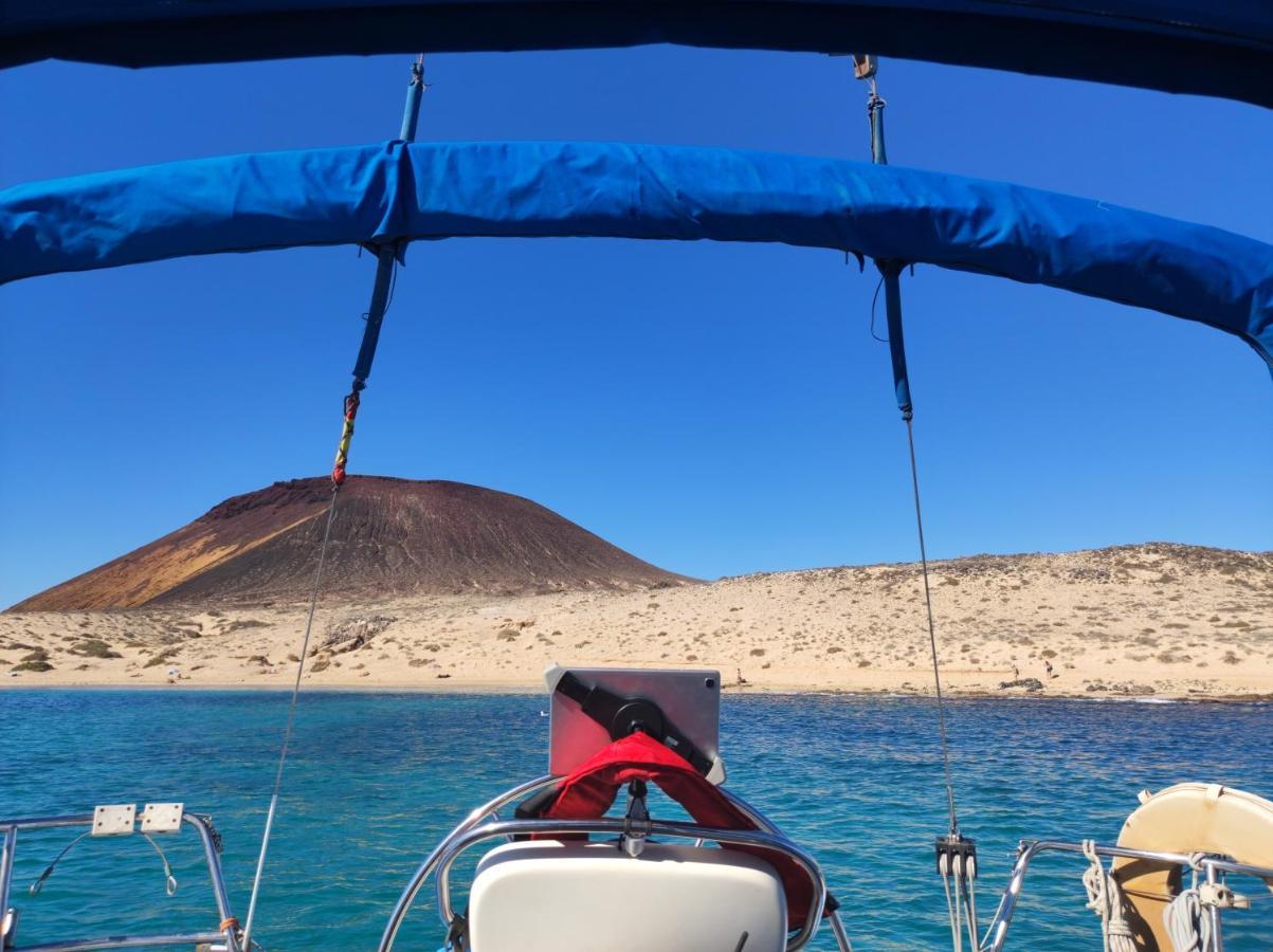 Magnifico Barco En La Graciosa Hotel กาเลตา เด เซโบ ภายนอก รูปภาพ