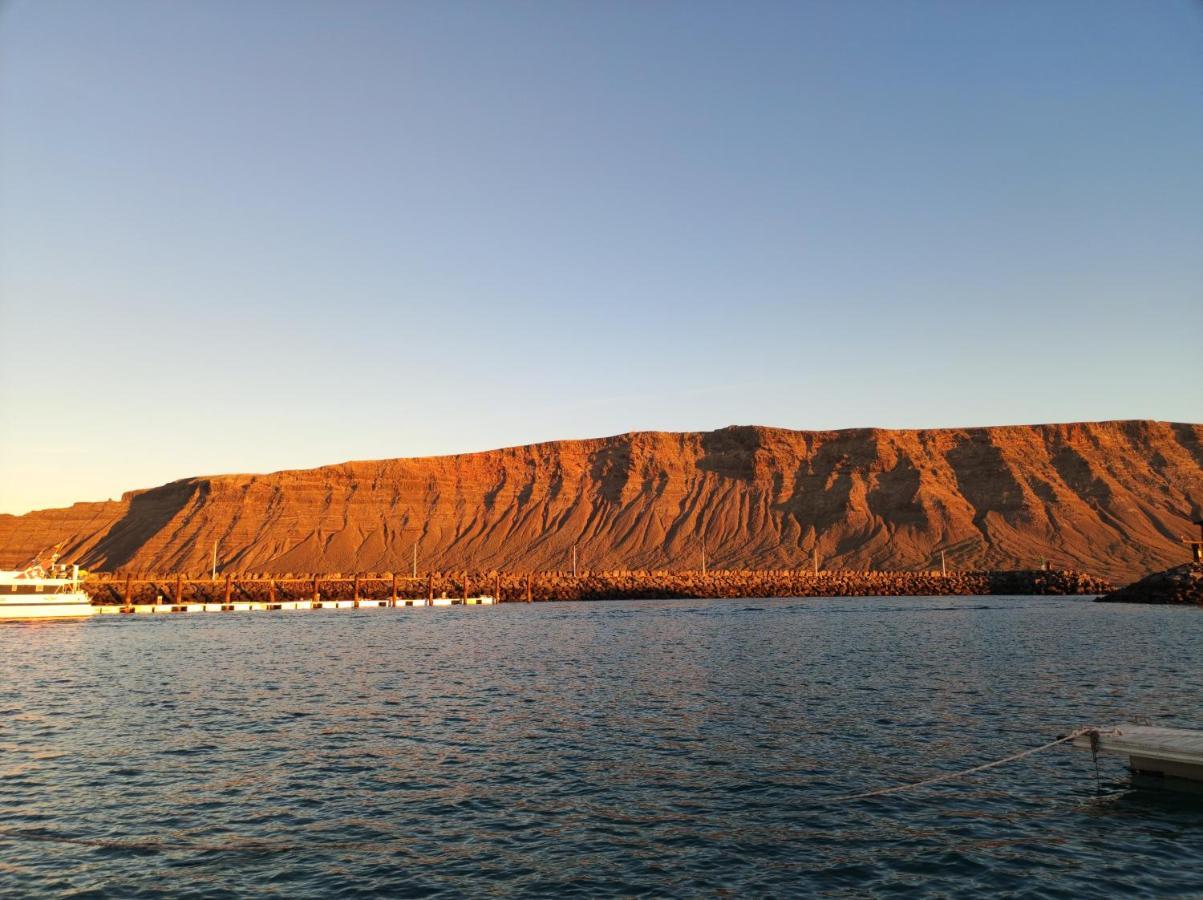 Magnifico Barco En La Graciosa Hotel กาเลตา เด เซโบ ภายนอก รูปภาพ